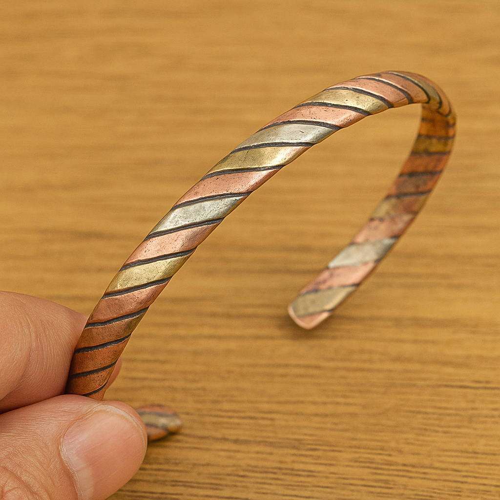 Bracelet tibétain bouddhiste fin en cuivre tressé – Lien spirituel