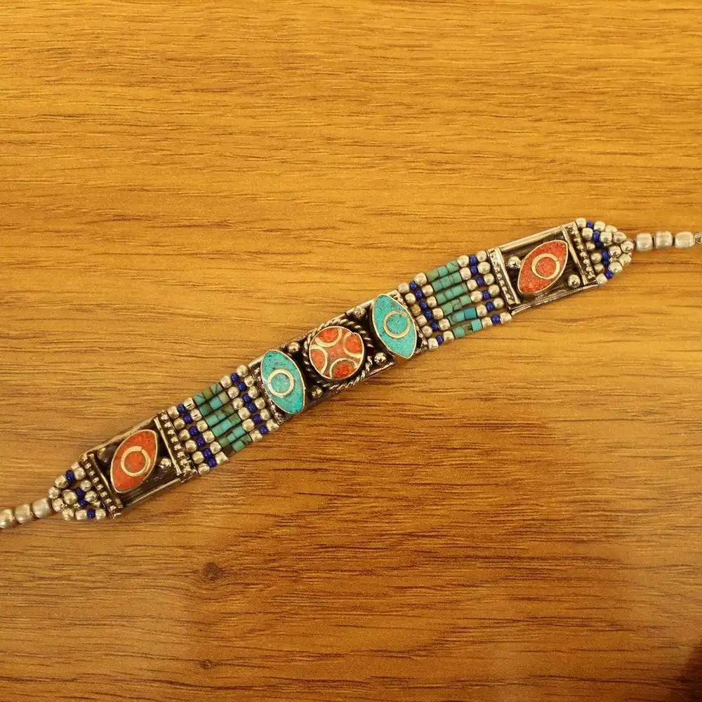 Bracelet tibétain bouddhiste vintage en pierres sacrées – Artisanat du Népal