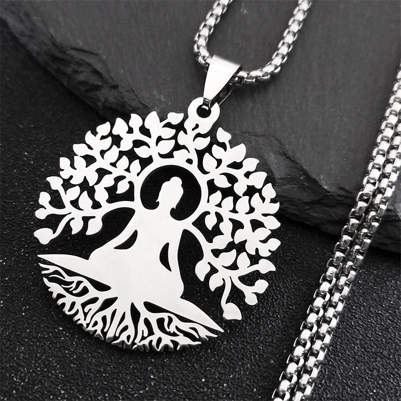 Arbre d’Éveil – Pendentif Bouddha & Chakra en Acier