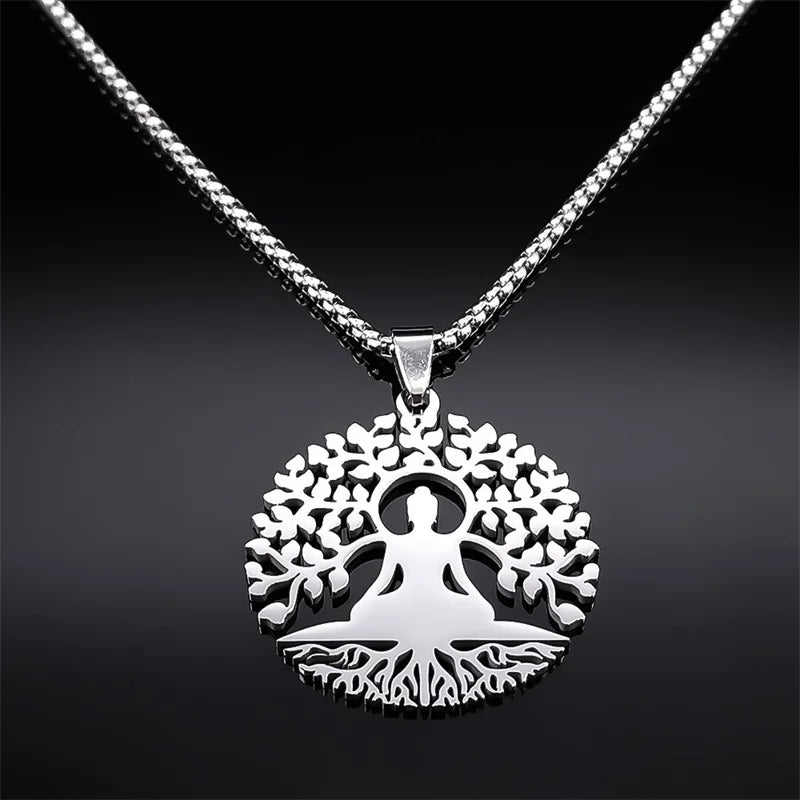 Arbre d’Éveil – Pendentif Bouddha & Chakra en Acier