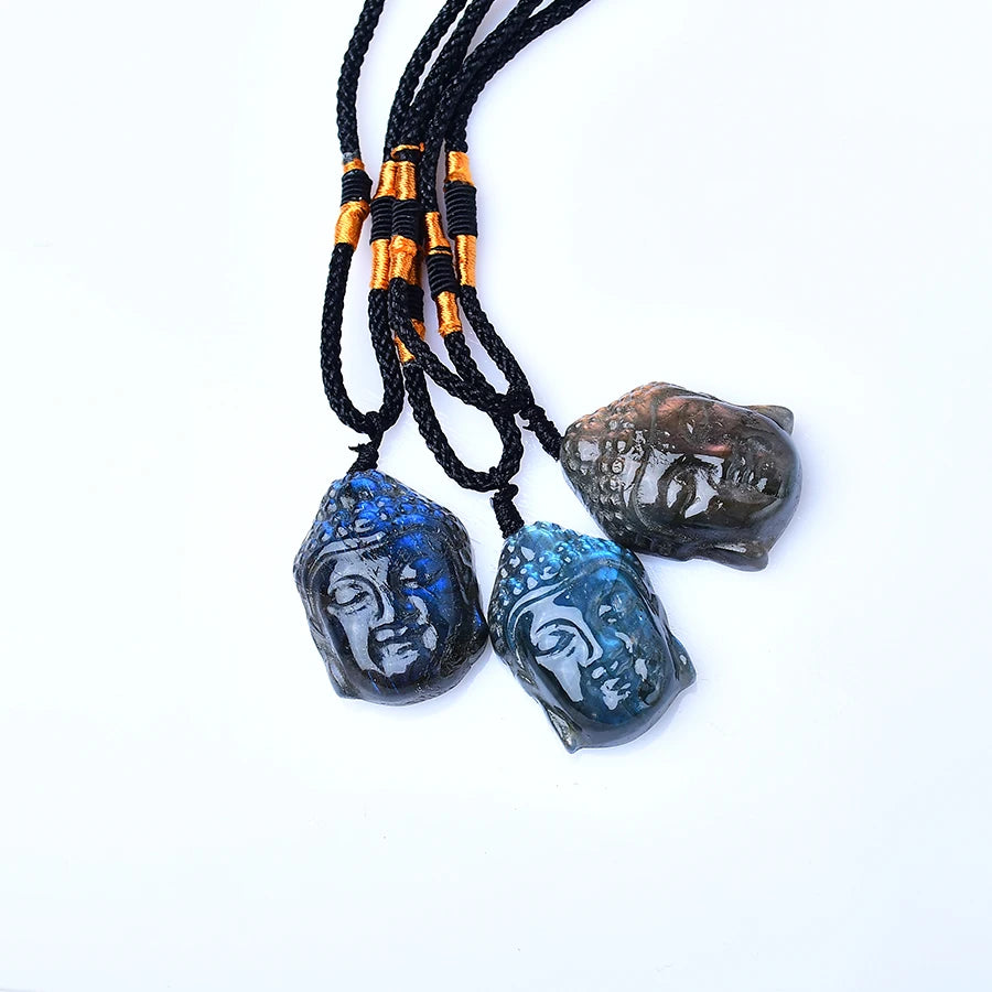 Talisman Tibétain – Pendentif Tête de Bouddha en Labradorite