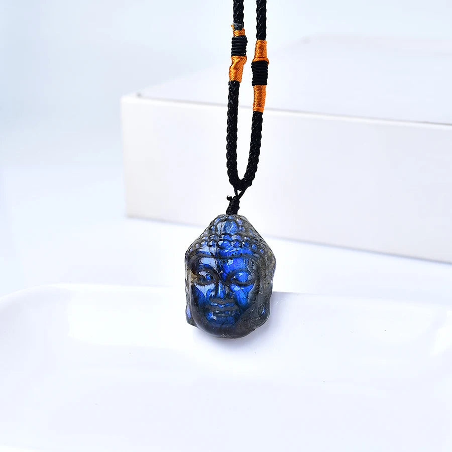 Talisman Tibétain – Pendentif Tête de Bouddha en Labradorite