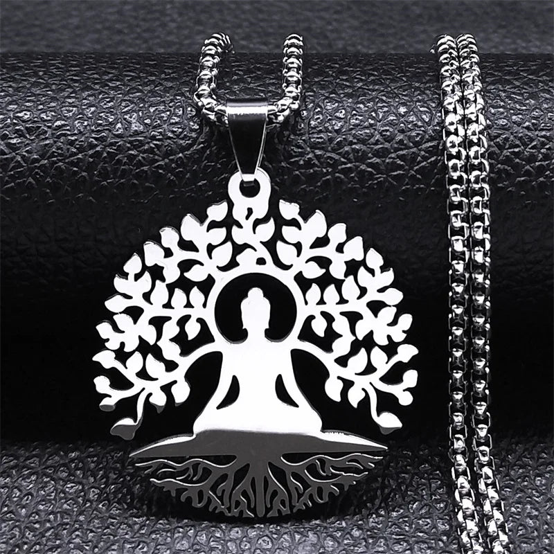 Arbre d’Éveil – Pendentif Bouddha & Chakra en Acier