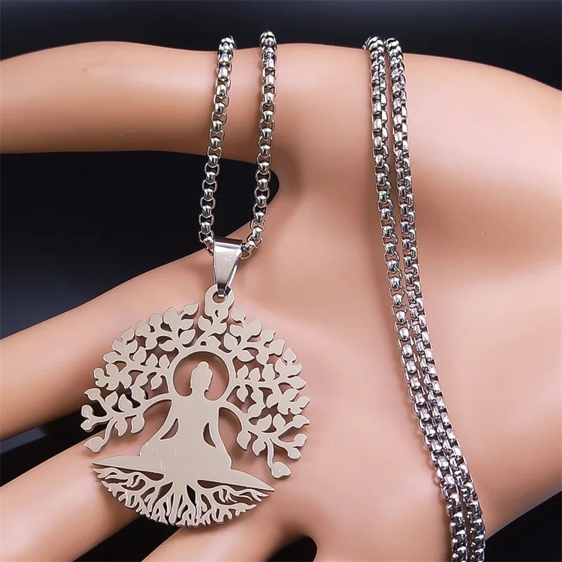 Arbre d’Éveil – Pendentif Bouddha & Chakra en Acier