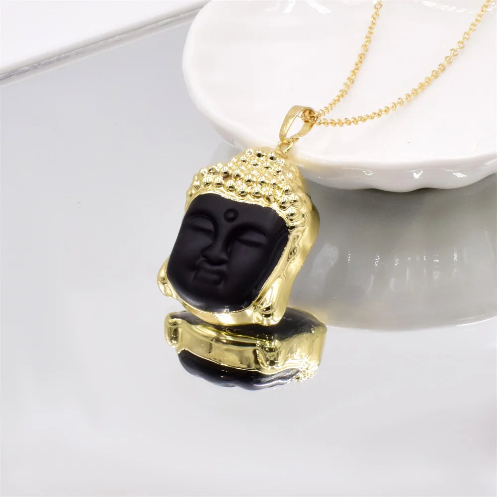 Sourire d’Or – Pendentif Bouddha & Cristal protecteur