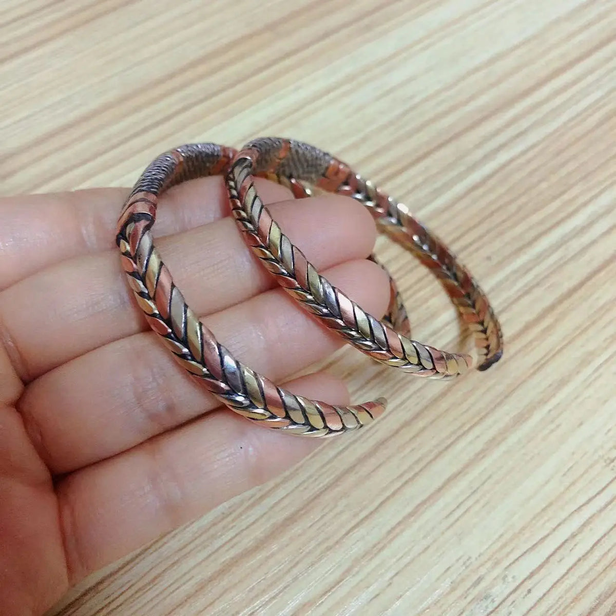 Bracelet tibétain bouddhiste tressé en cuivre vintage – Énergie triple