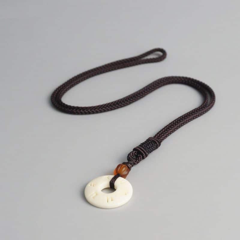 collier tibetain masculin