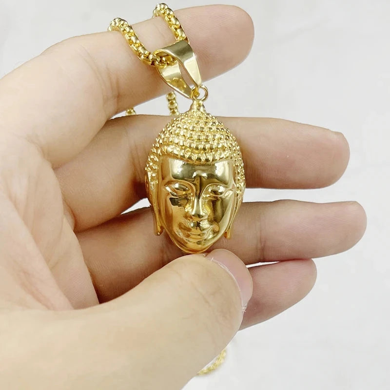 Illumination Dorée – Pendentif Tête de Bouddha plaqué or Esprit Tibet Aura dorée 60cm 